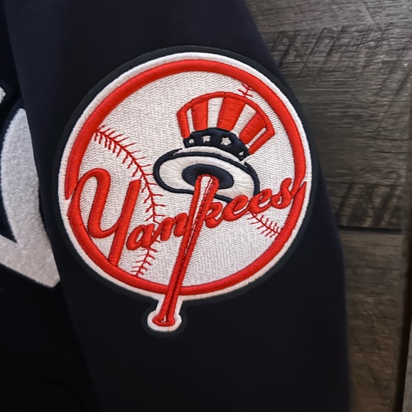 NWT - Pro Standard - MLB New York Yankees Logo - Navy - Hoodie - Medium - Picture 3 of 8